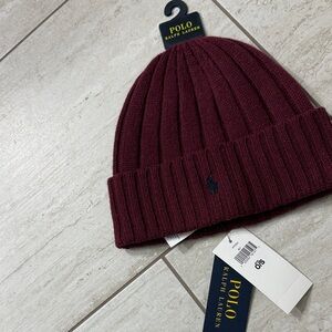 Polo by Ralph Lauren Men's Dark Red Knit Beanie..NWT
Authentic .. wool blend